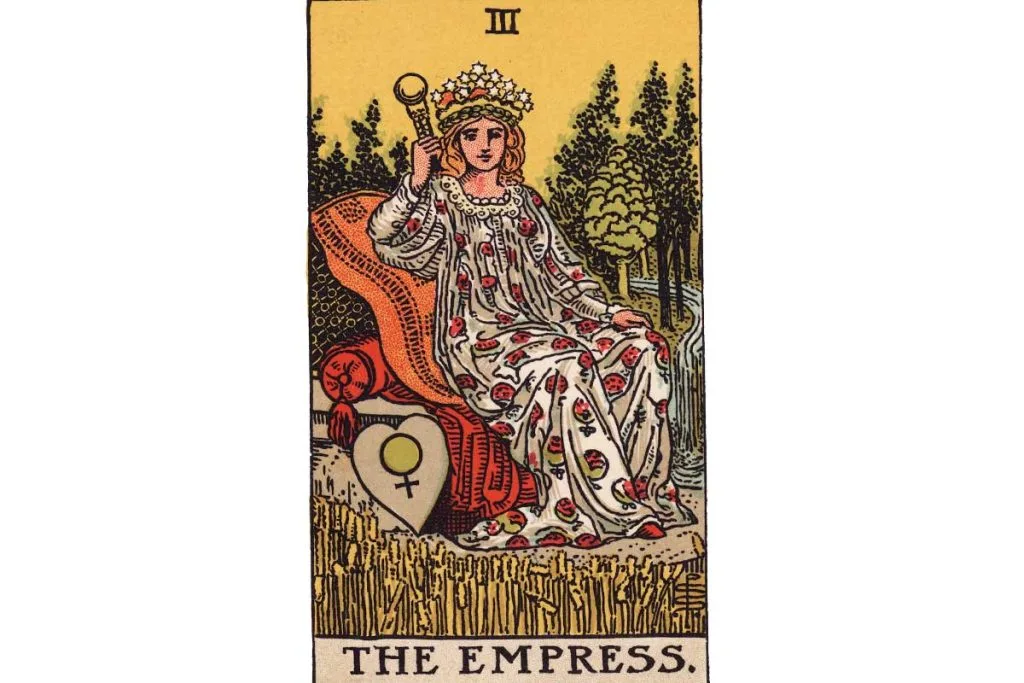 Meaning of The Empress Tarot Card: A Life-Giving & Creative Force